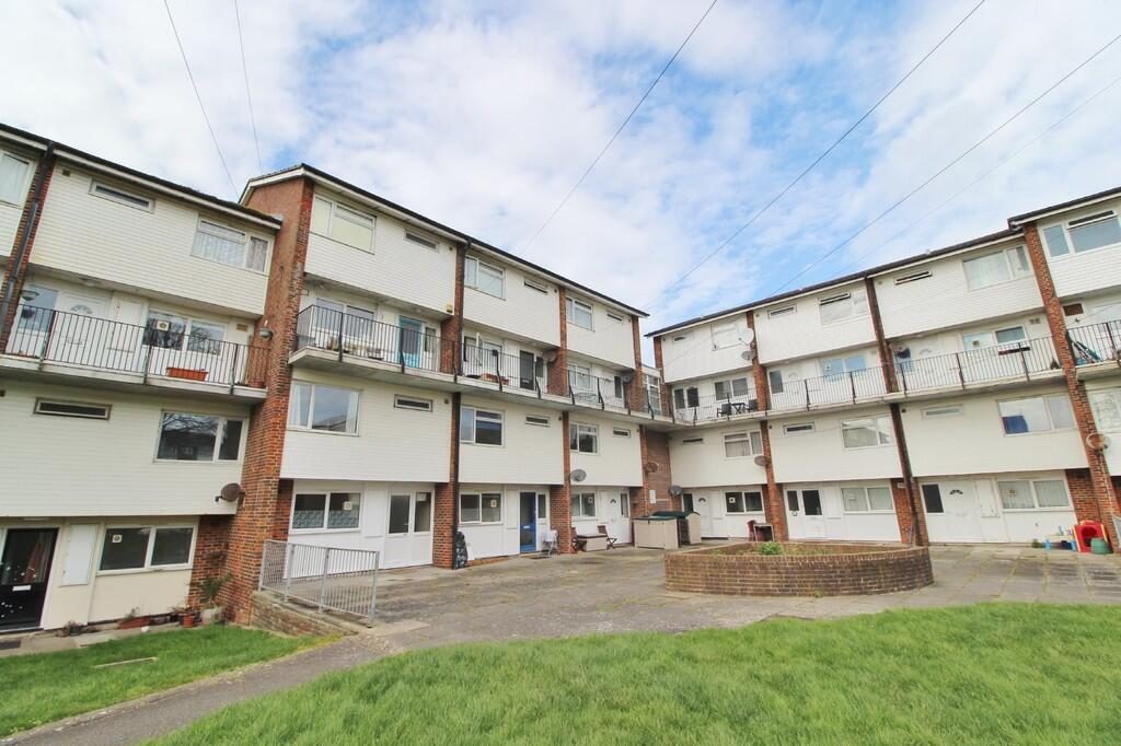 Ground Maisonette