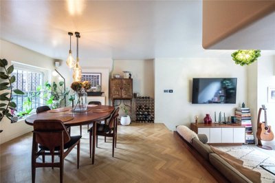 Property on Chatsworth Road, E5 0LT