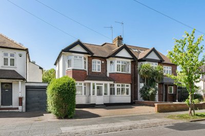 Property on Gresham Avenue, N20 0XJ
