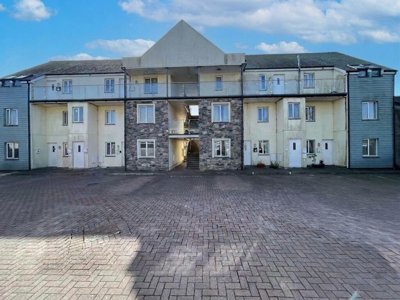 Property on North Parade, TR14 8GG