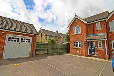 Property on Tansey End, SG18 8WL