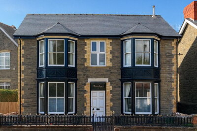 Property on Park Road, LD2 3BA