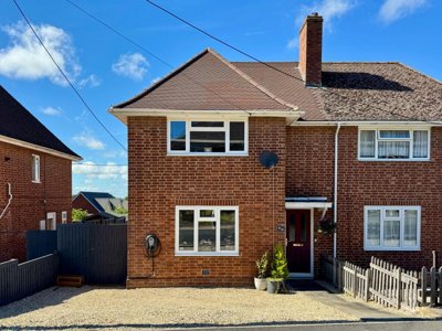 Property on Springfield Road, OX12 8EZ
