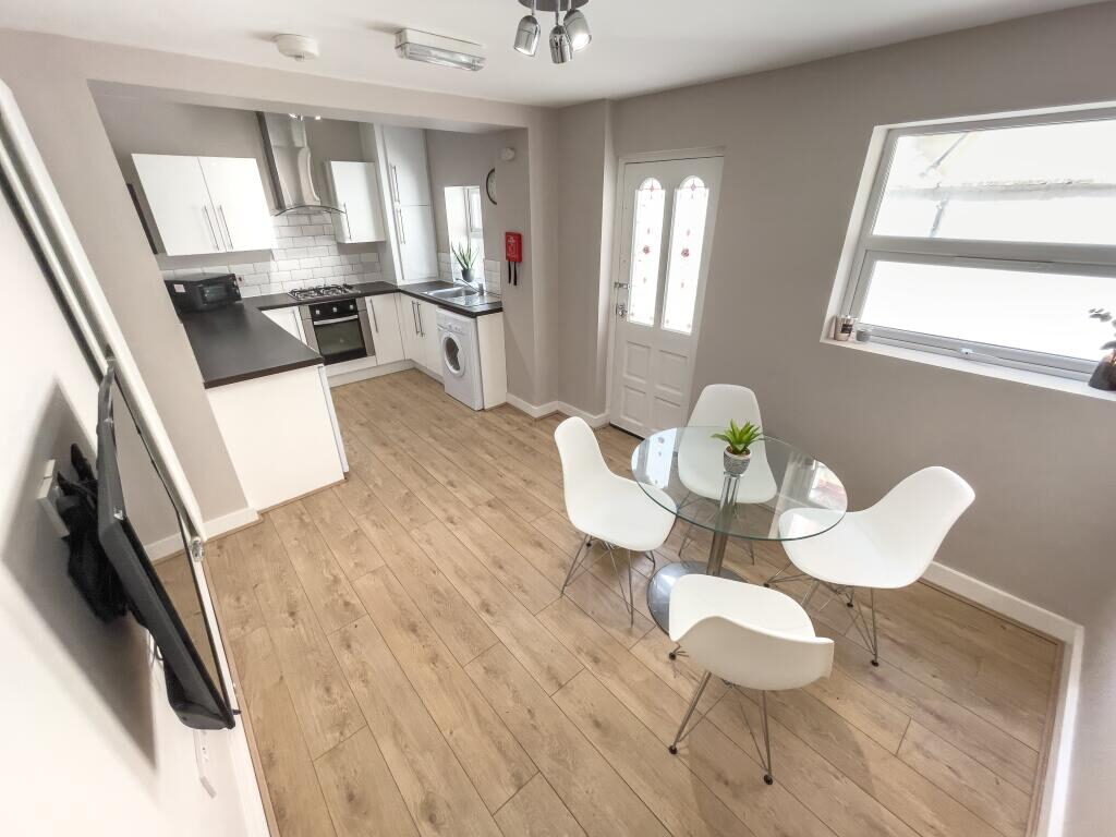 Terraced House