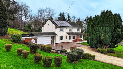 Property on Watling Street, B78 3DE