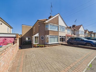 Property on Holmsdale Grove, DA7 6NZ