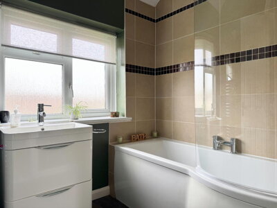 Property on Lower Icknield Way, HP23 4LW