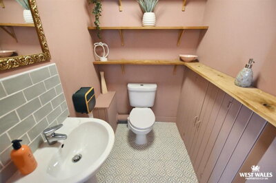 Property on West Park, SA72 4US