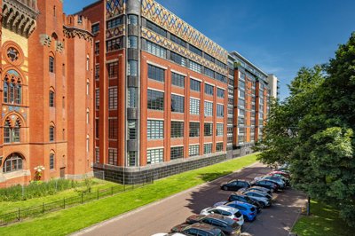 Property on G40 1EF