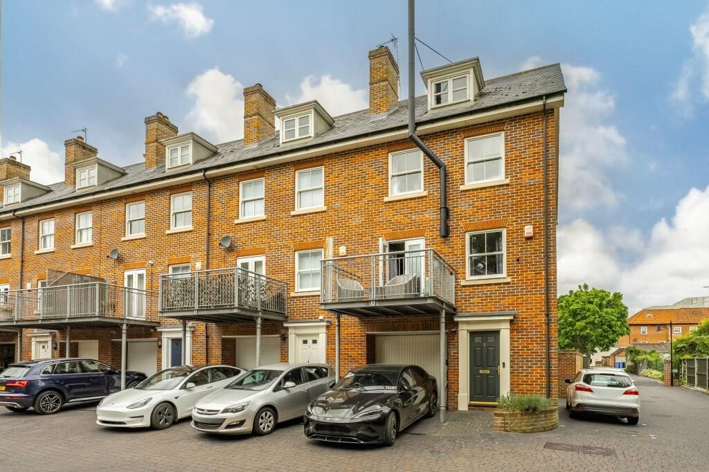 Property main image