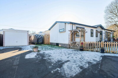 Property on Third Avenue, RG7 4PY