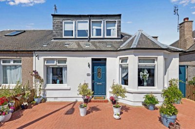Property on Restalrig Avenue, EH7 6PW