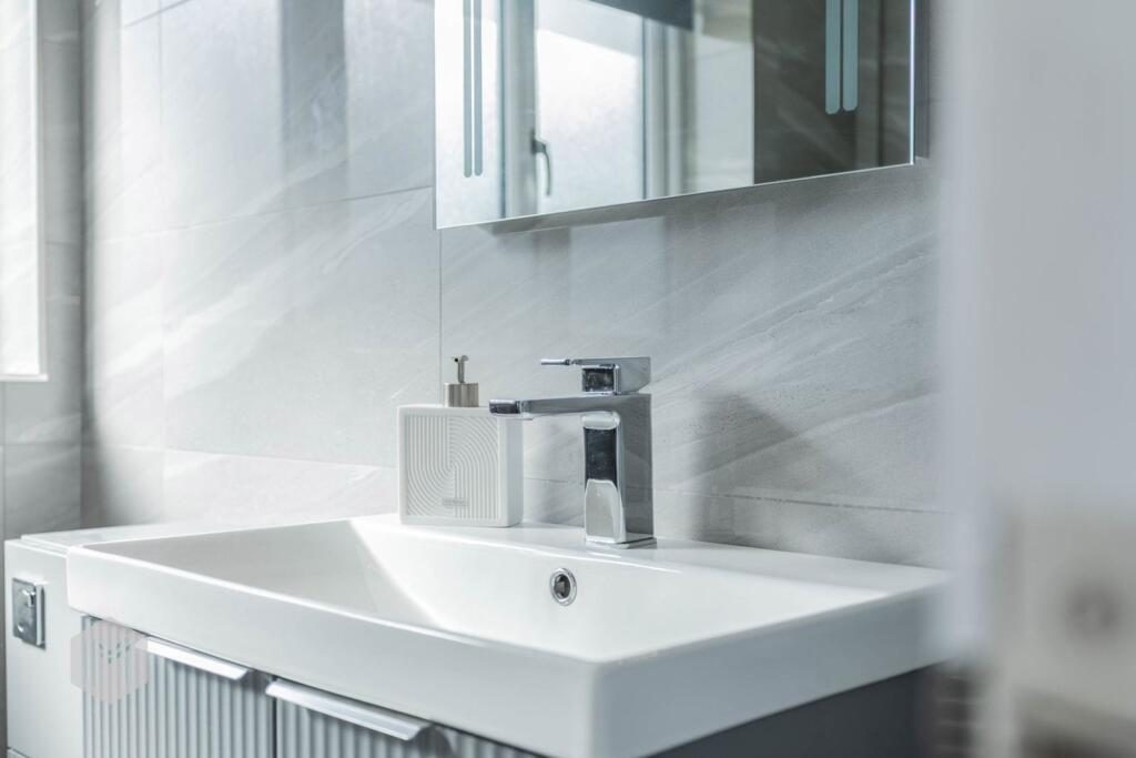 Thumbnail 53