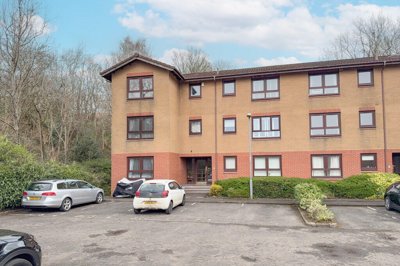 Property on Woodlands Court, G60 5HH