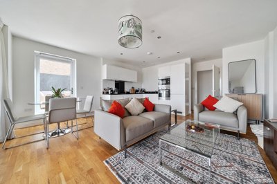 Property on Greenwich High Road, SE10 8GR