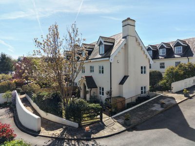 Property on Radford Grange, EX7 0QG