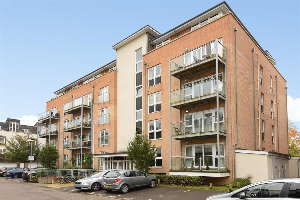 Property main image