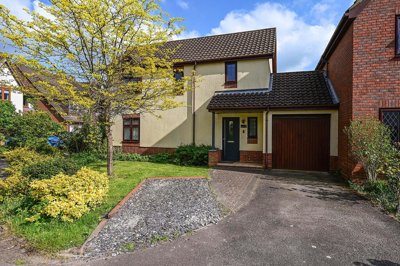 Property on Waterhouse Mead, GU47 0ZD