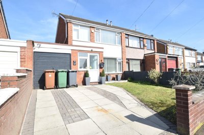 Property on Oulton Close, CH43 0XE