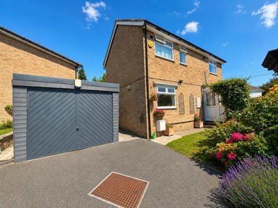 Property on Oakleigh Road, BD14 6NP