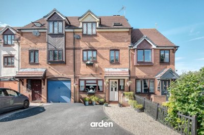 Property on Howcroft Green, WR4 0DS