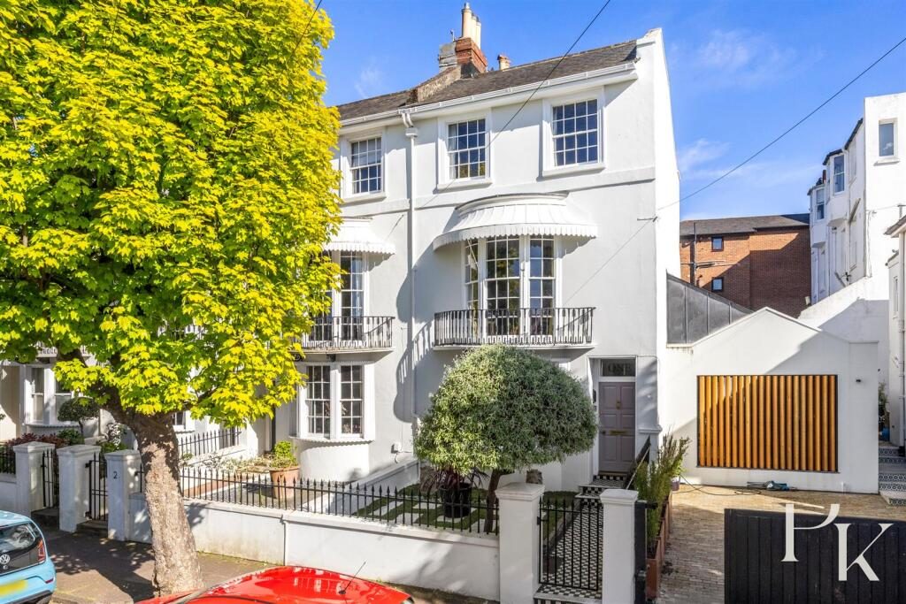 Terraced House