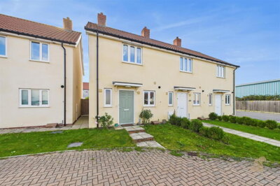 Property on Wellington Close, IP29 4WE