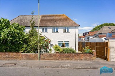 Property on Crossway, N12 0QT