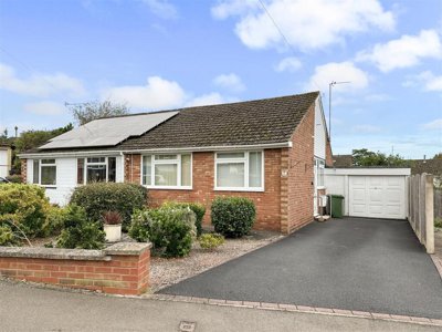 Property on Waterloo Road, DY12 2JH