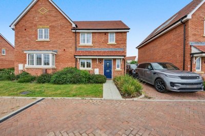 Property on Field Close, SO32 1TG
