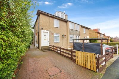 Property on Oxgangs Terrace, EH13 9BZ