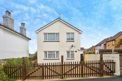 Property on Woodhill Close, PO33 1EY