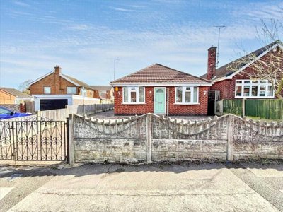 Property on Chapel Street, NG17 9EE