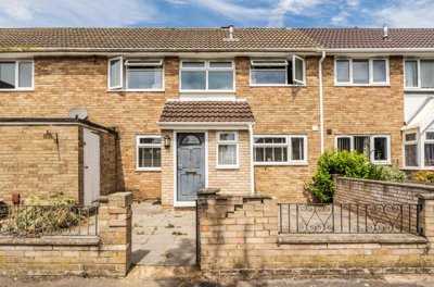 Property on Bishopdale, RG12 7RY