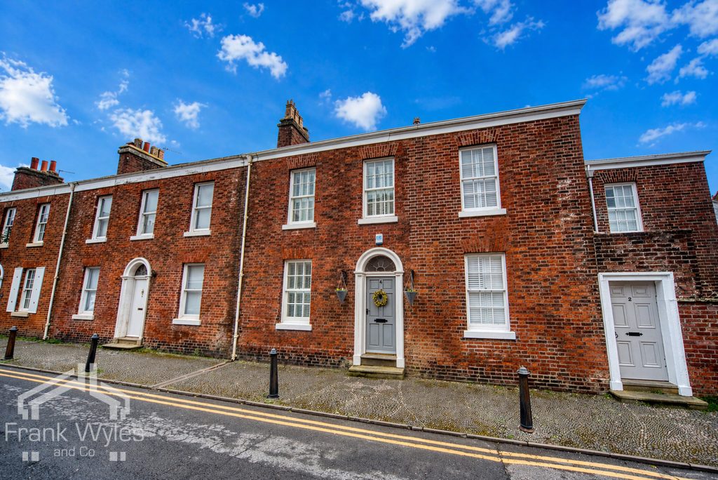 Terraced House