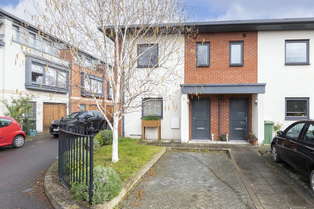 Property main image