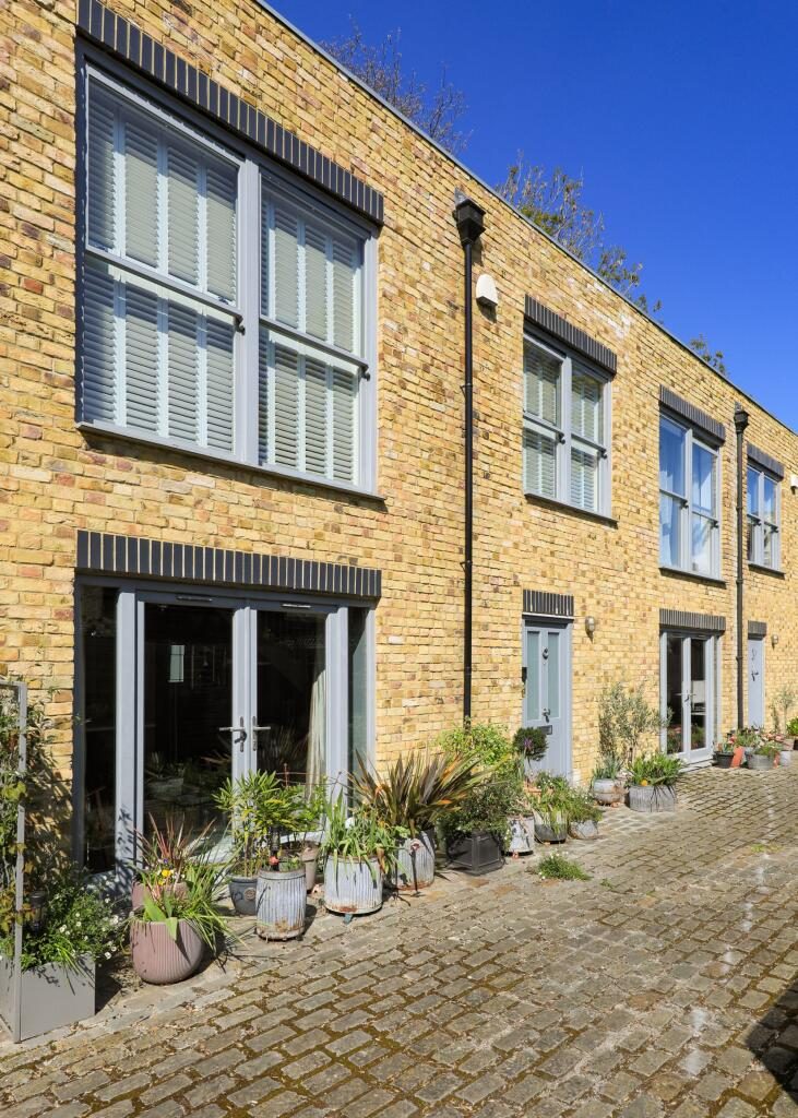 Terraced House