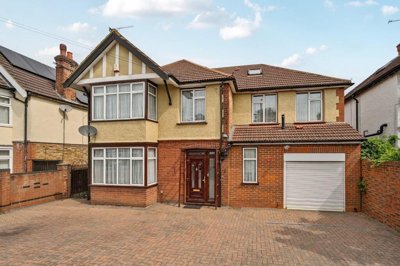 Property on SL3 7DY