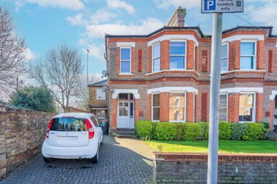 Property on Essex Road, WD17 4EP
