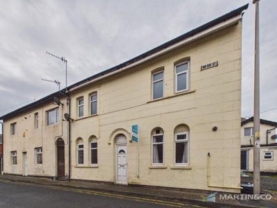 Property on FY1 6HQ