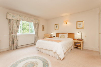 Property on Old Rectory Close, TN25 6LZ