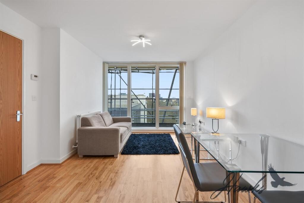 Great West Quarter, Brentford