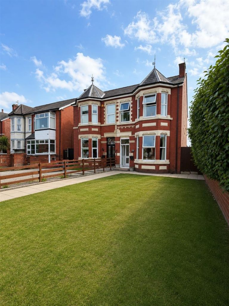 Property main image