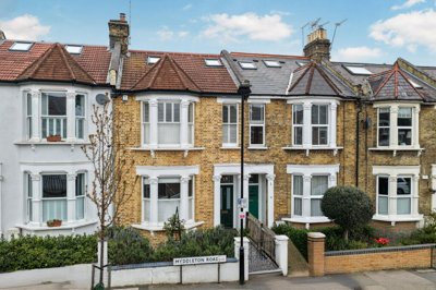 Property on Myddleton Road, N22 8NR