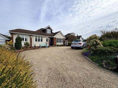 Property on Sedgmoor Gardens, HP10 9AR