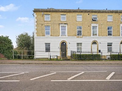 Property on Kneesworth Street, SG8 5AH