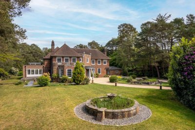Property on The Ridges, RG40 3SY
