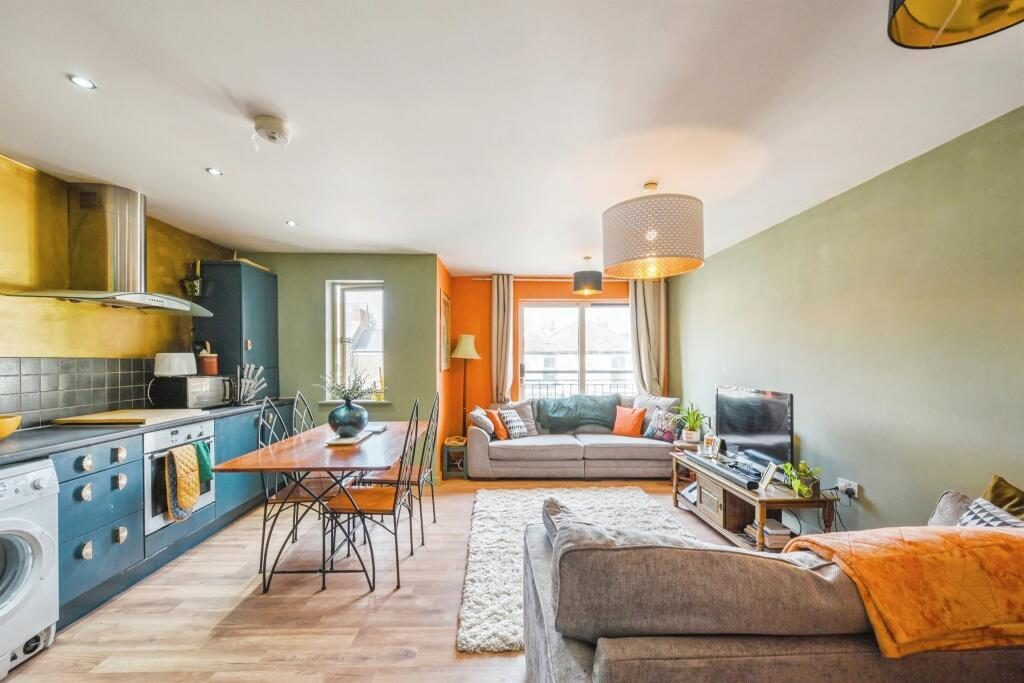 Property main image
