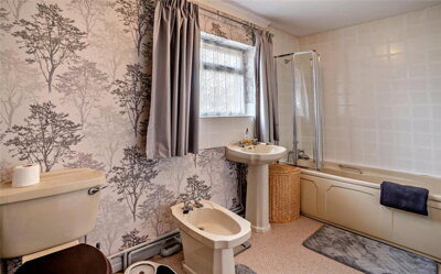 Property on SA32 7ES