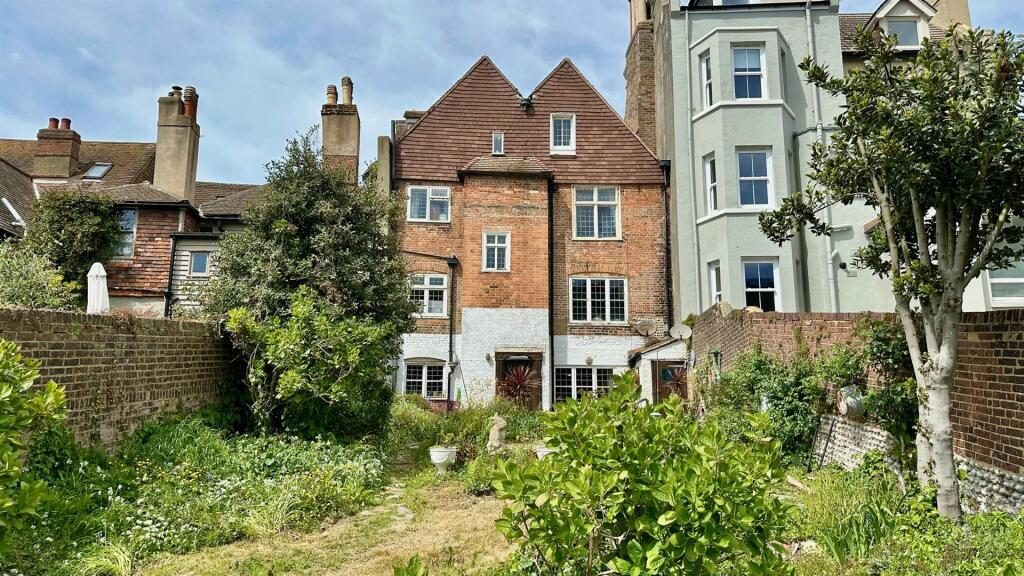 Terraced House